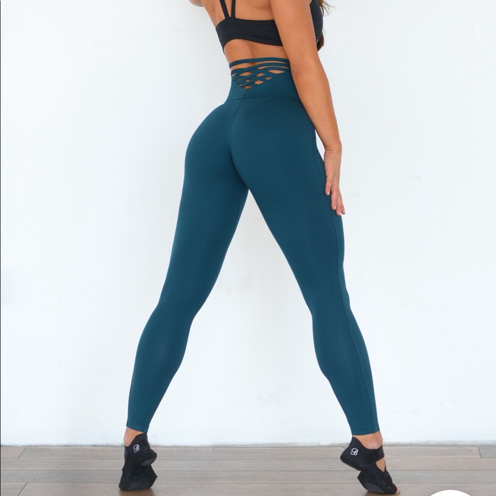 Bombshell Sexy Back Leggings - Size M